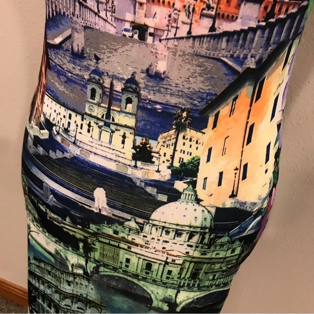 Sleeveless Multicolor Cityscape Bodycon Dress - Picture 2 of 13